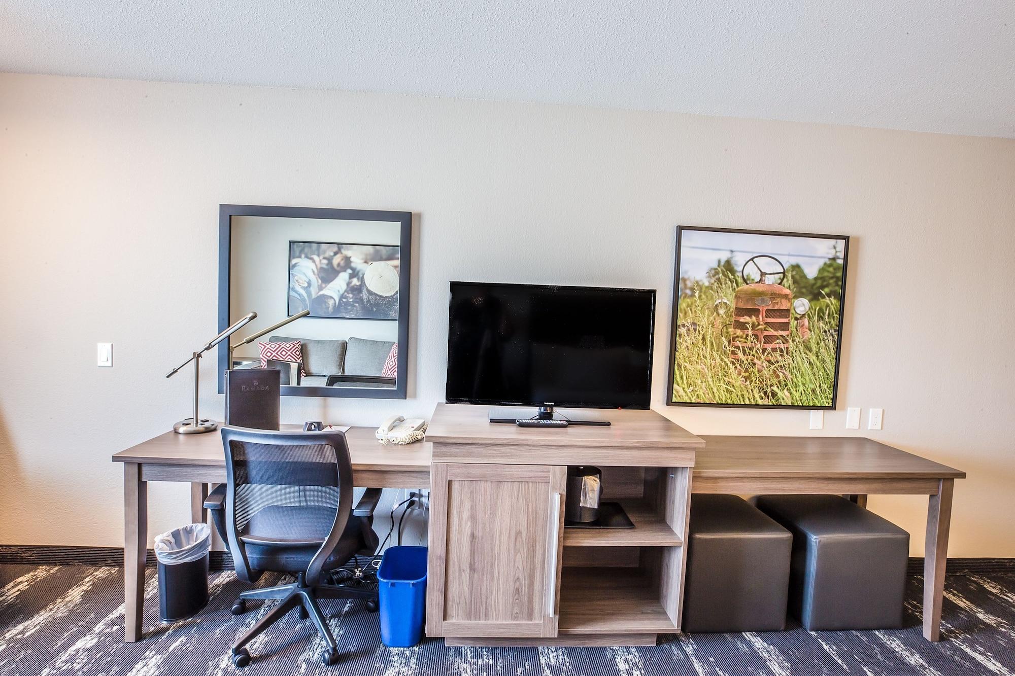 Ramada By Wyndham Cochrane Hotel Cochrane