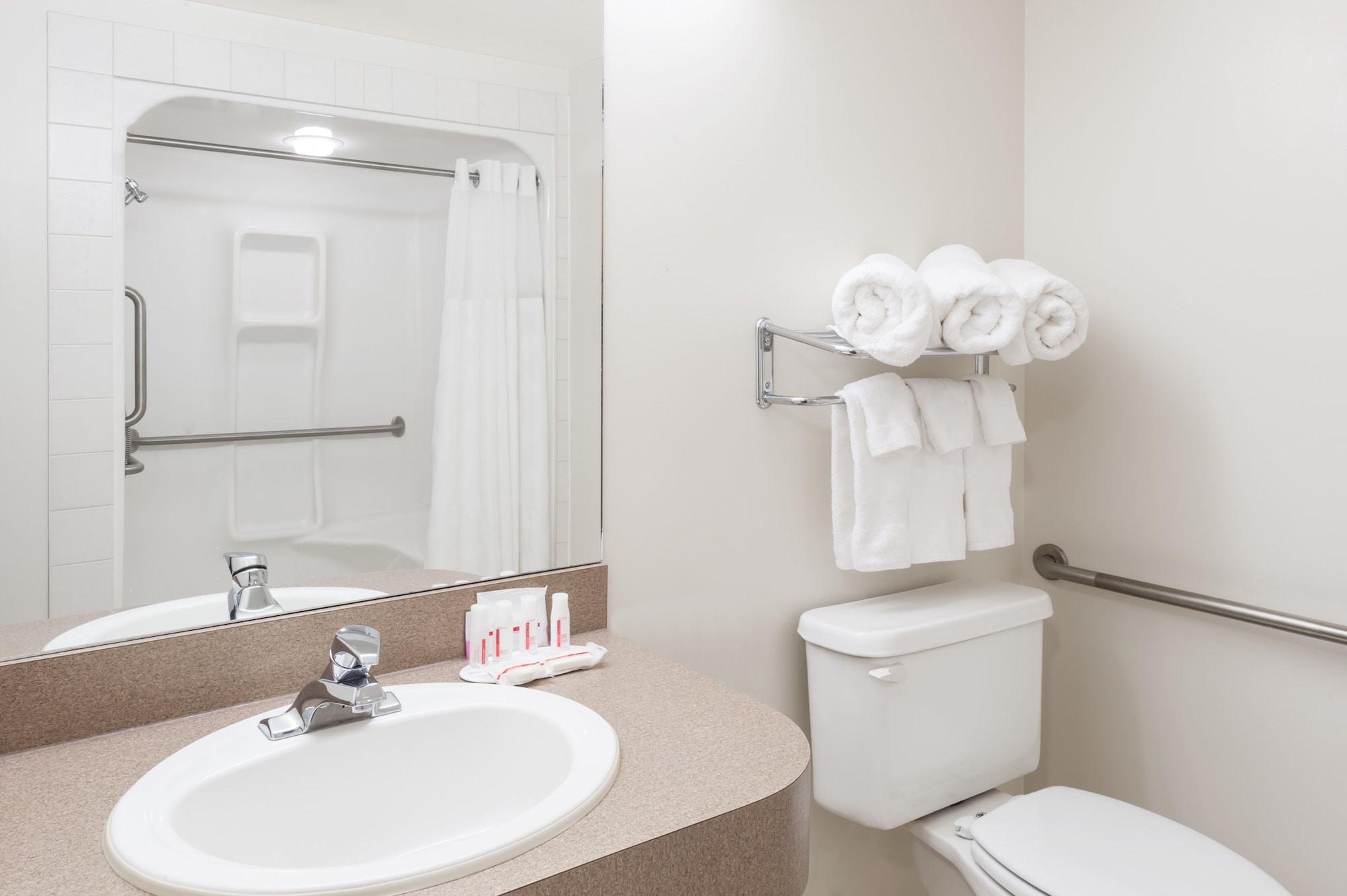 Hotel Ramada By Wyndham Cochrane 3*