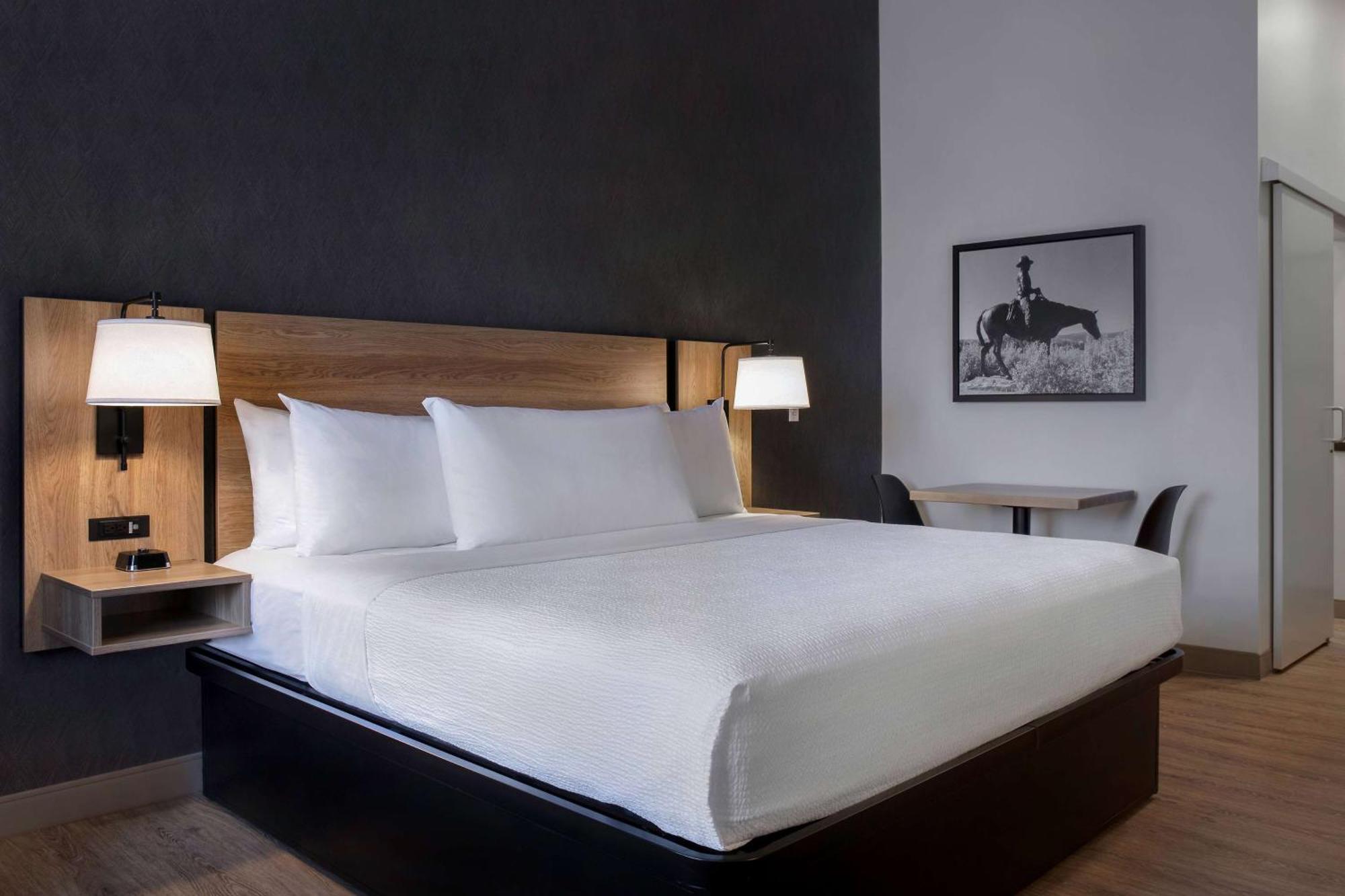 Hotel Ramada By Wyndham Cochrane 3*