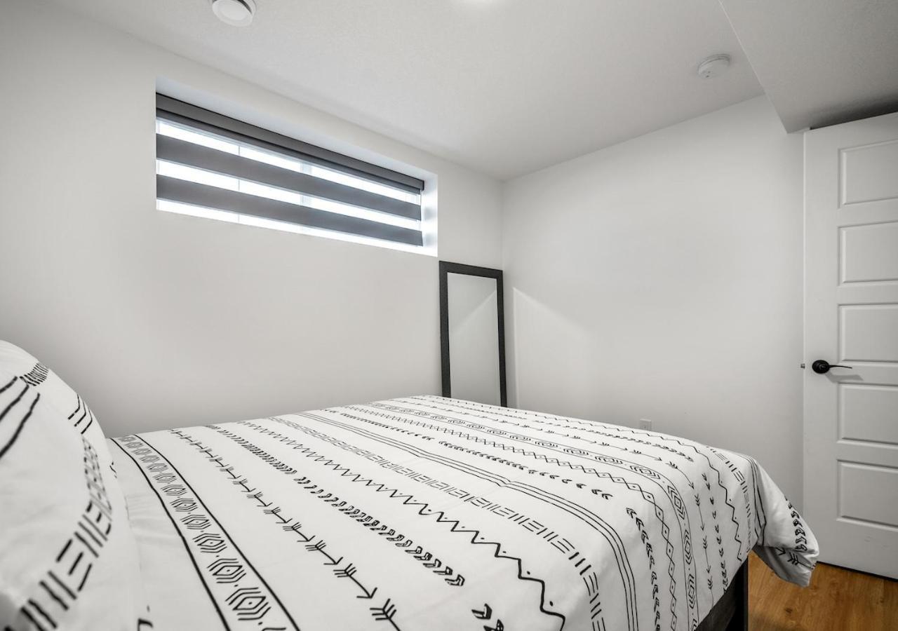 Apartment Mountain Hideaway Two Bedroom Basement Cochrane