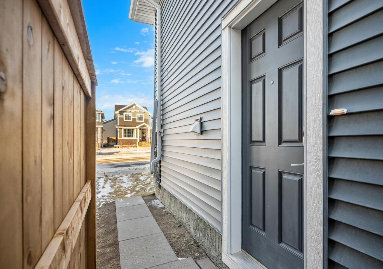 Mountain Hideaway Two Bedroom Basement Apartment Cochrane