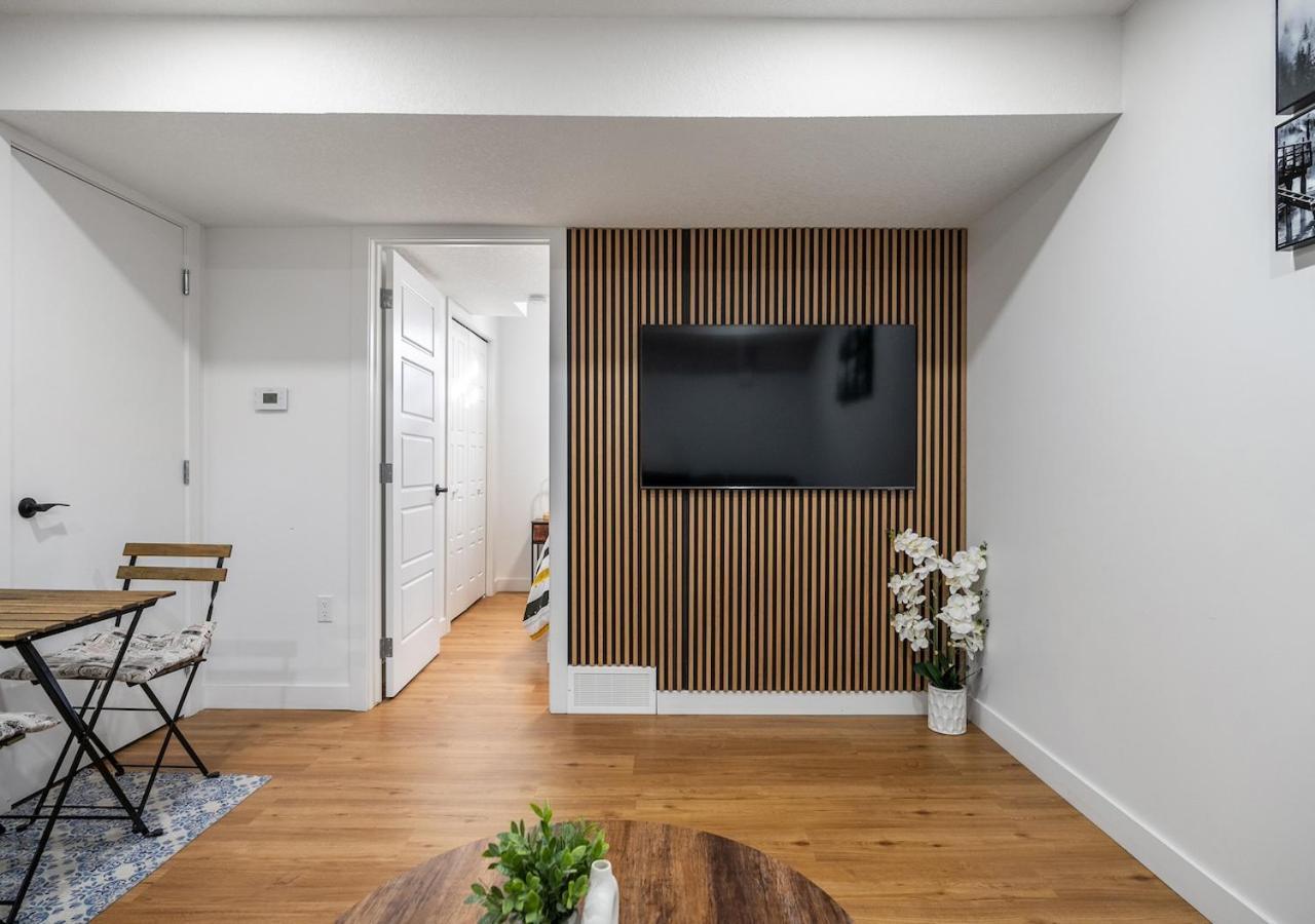 Mountain Hideaway Two Bedroom Basement * Cochrane