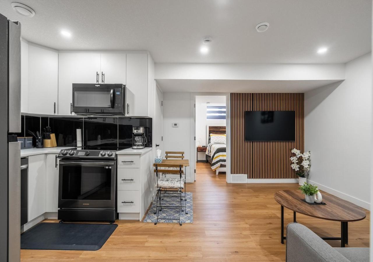 Mountain Hideaway Two Bedroom Basement Apartment *