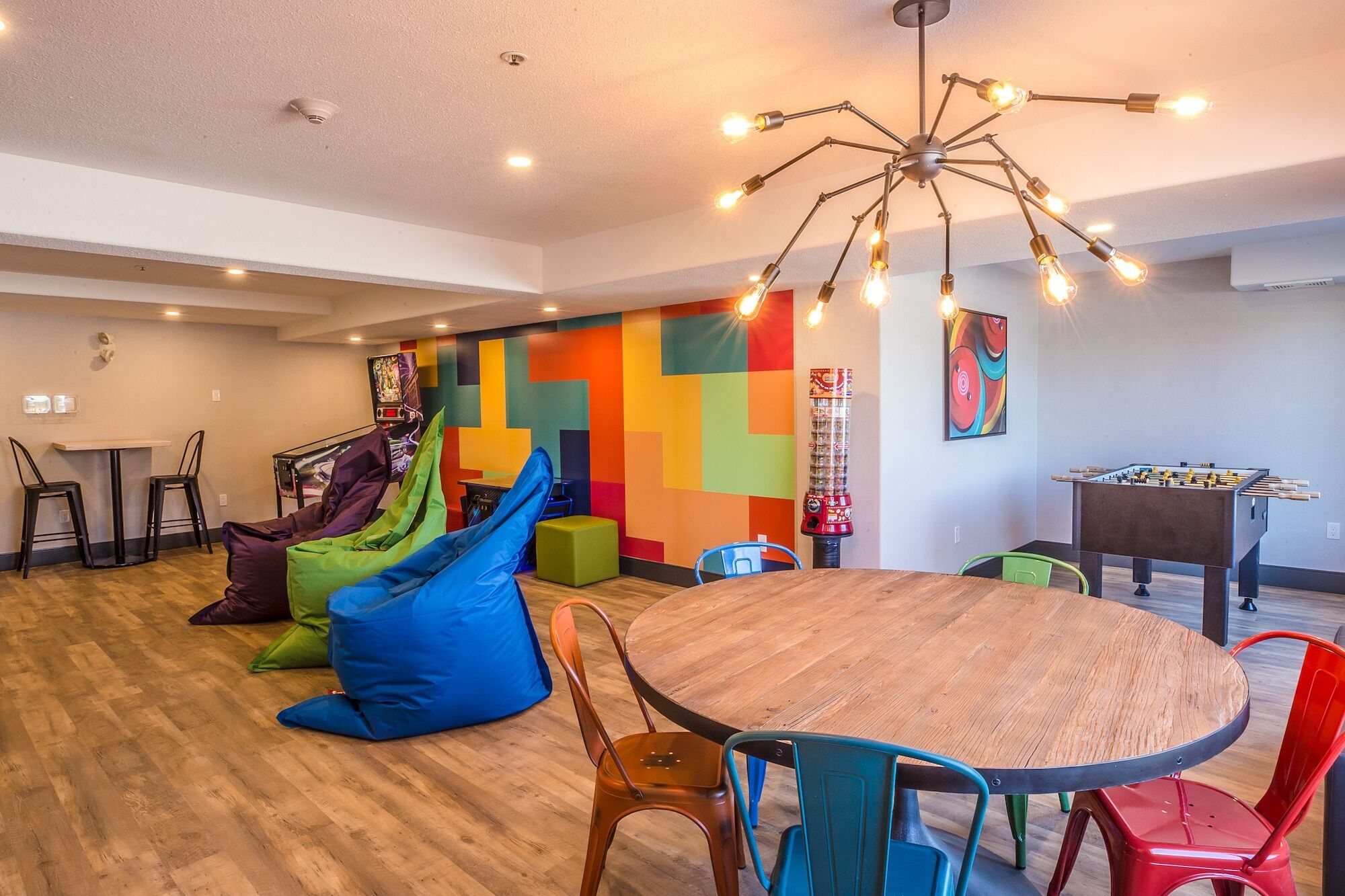 Ramada By Wyndham Cochrane Hotel 3*
