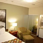 Super 8 By Wyndham Cochrane