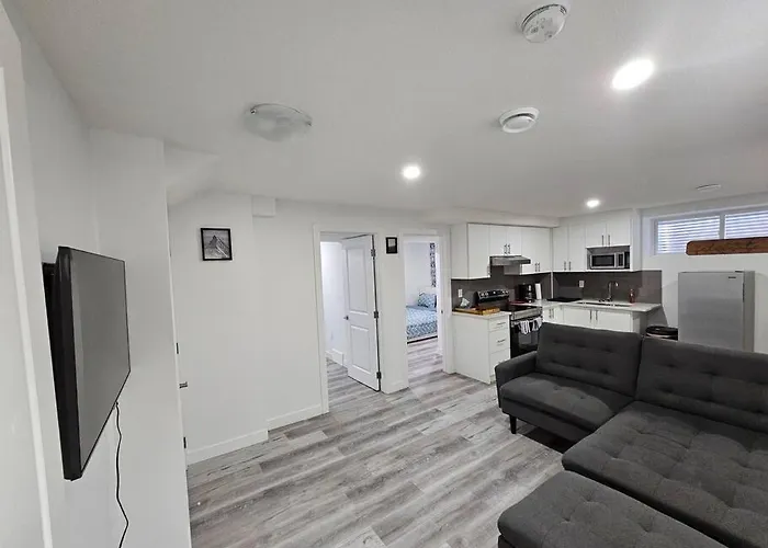 Entire Guest Suite In Cochrane, Ab