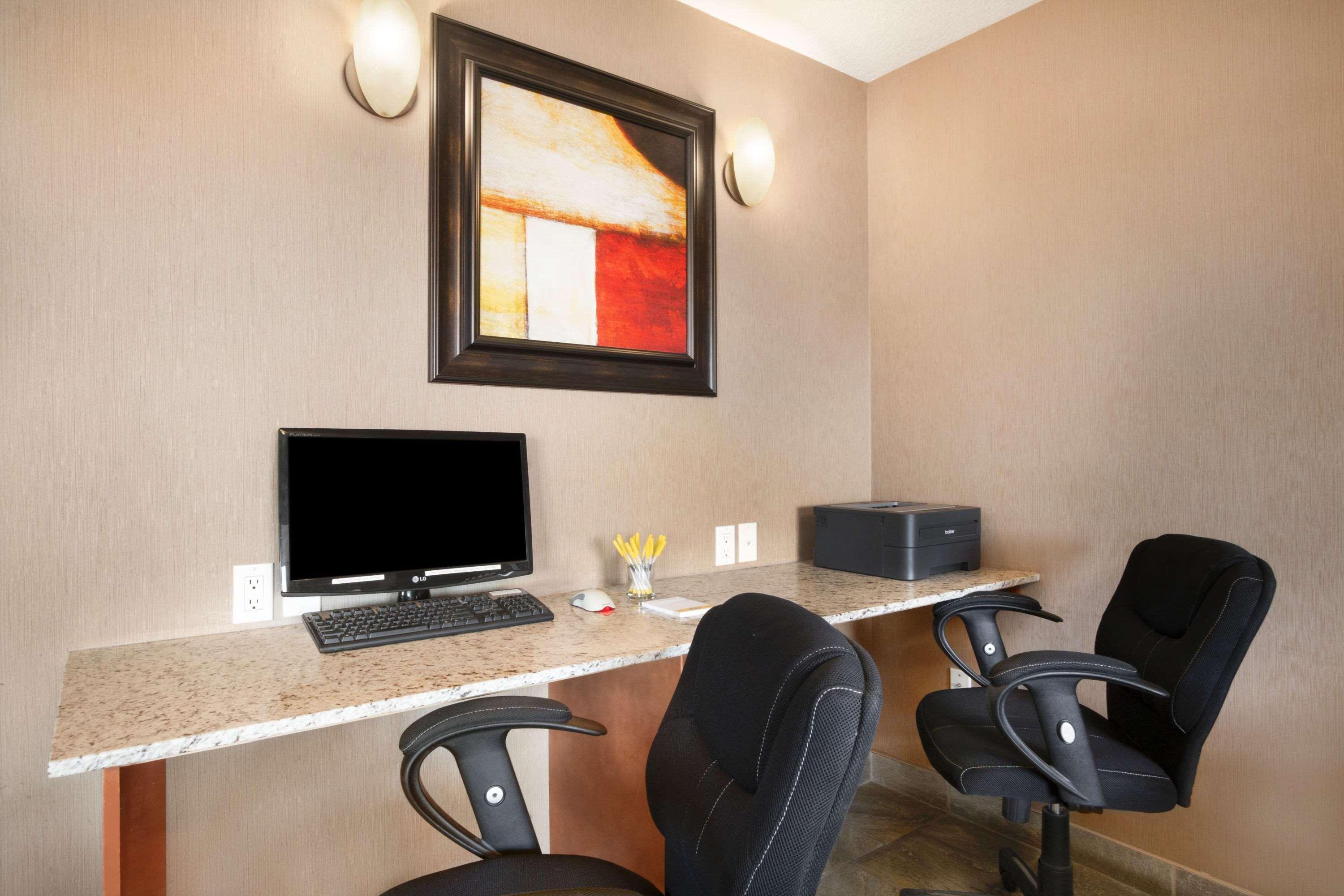 Hotel Days & By Wyndham