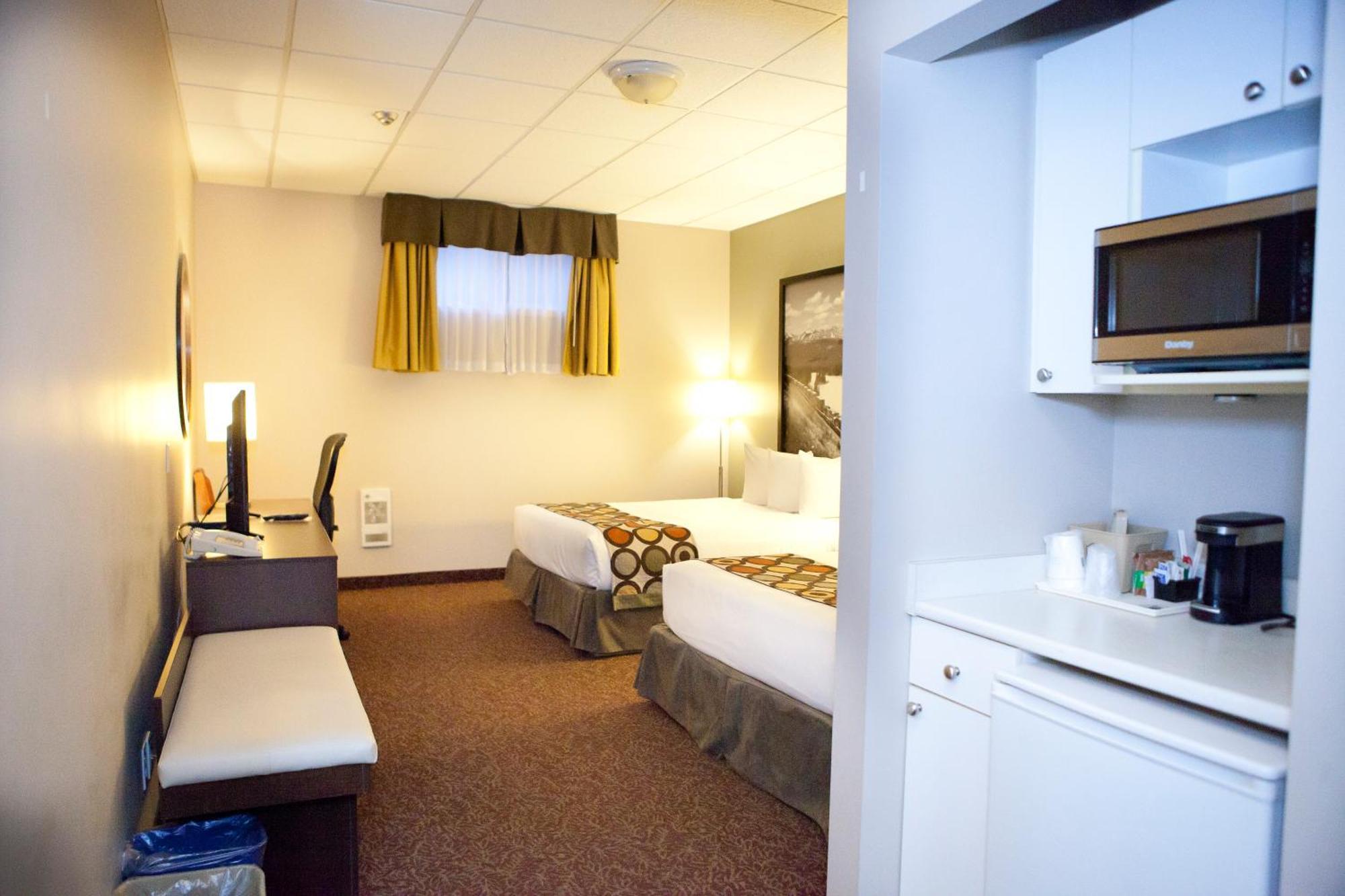 Super 8 By Wyndham Hotel 2*