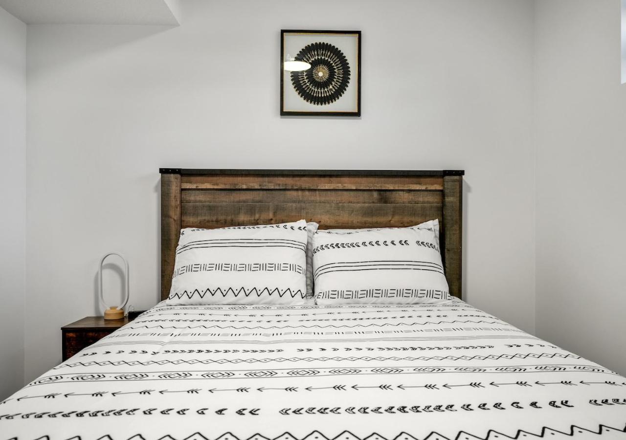 Apartment Mountain Hideaway Two Bedrooms Free Park Pass Cochrane