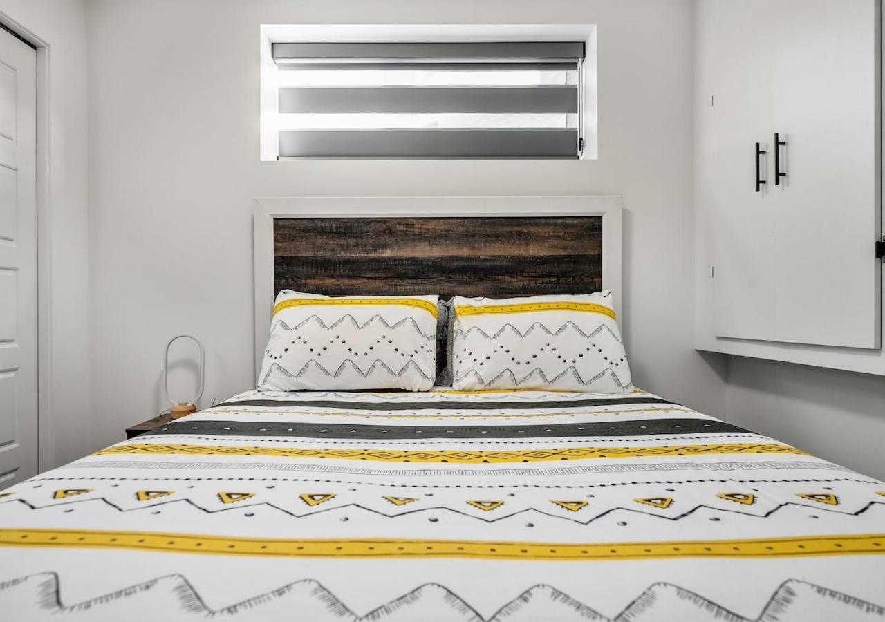 Mountain Hideaway Two Bedrooms Free Park Pass Cochrane