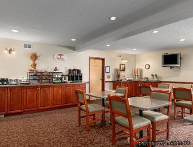 Super 8 By Wyndham Cochrane