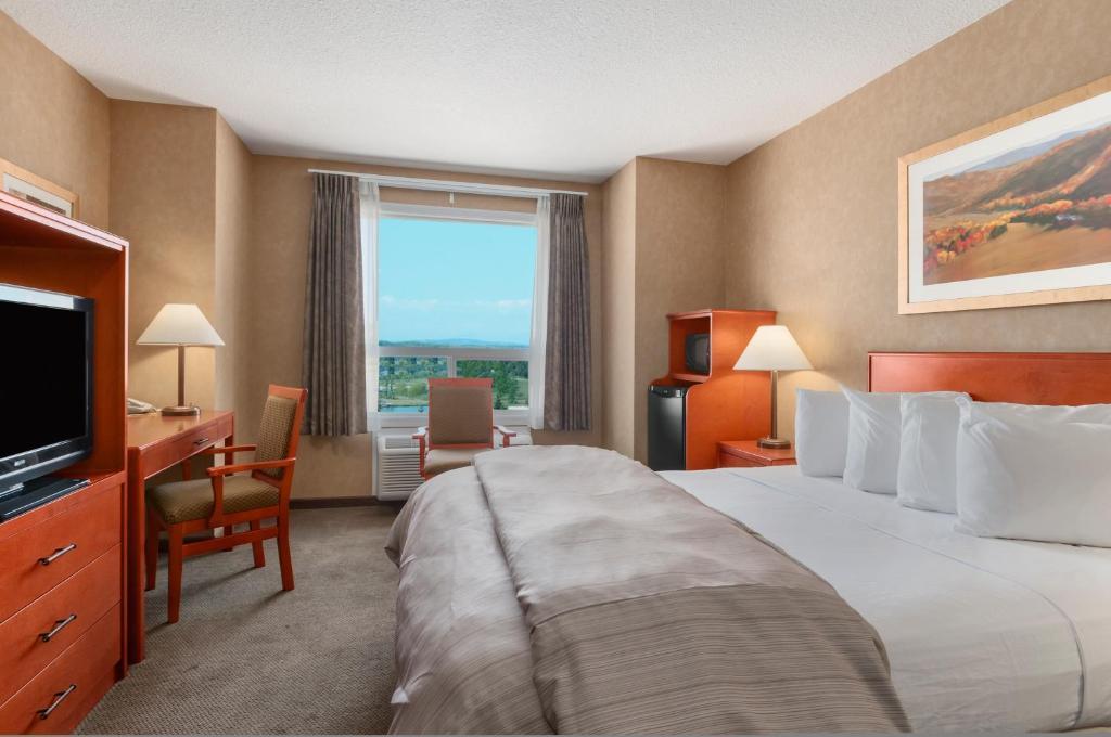 Days & By Wyndham Hotel