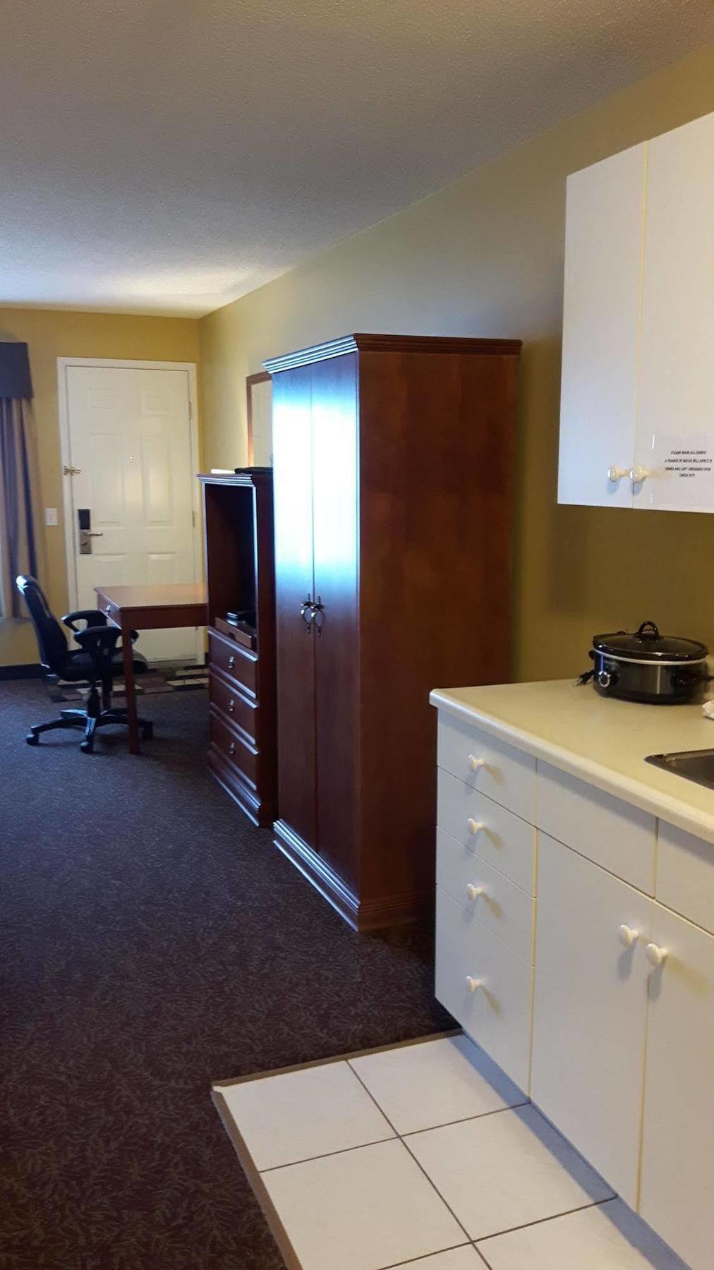 Super 8 By Wyndham Hotel Cochrane