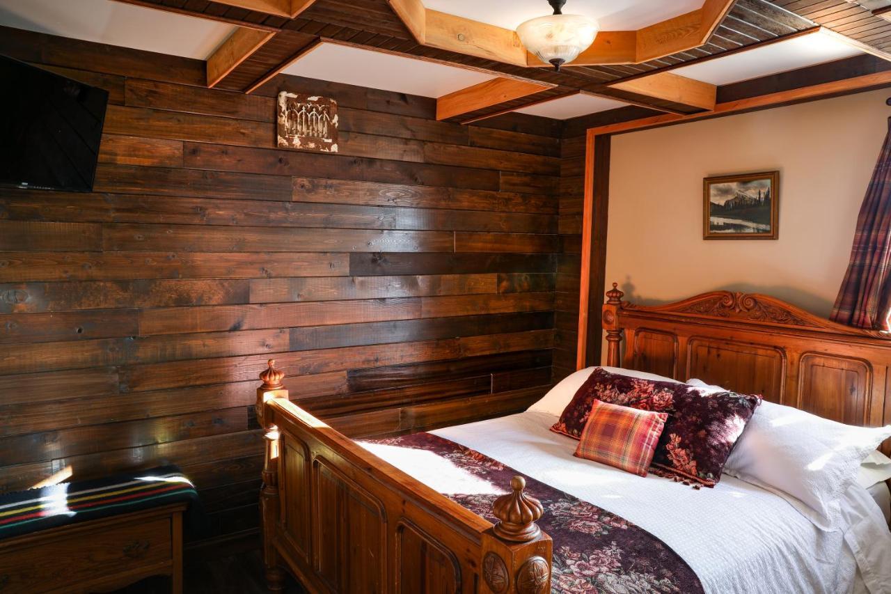 The Rockyview Hotel 3*