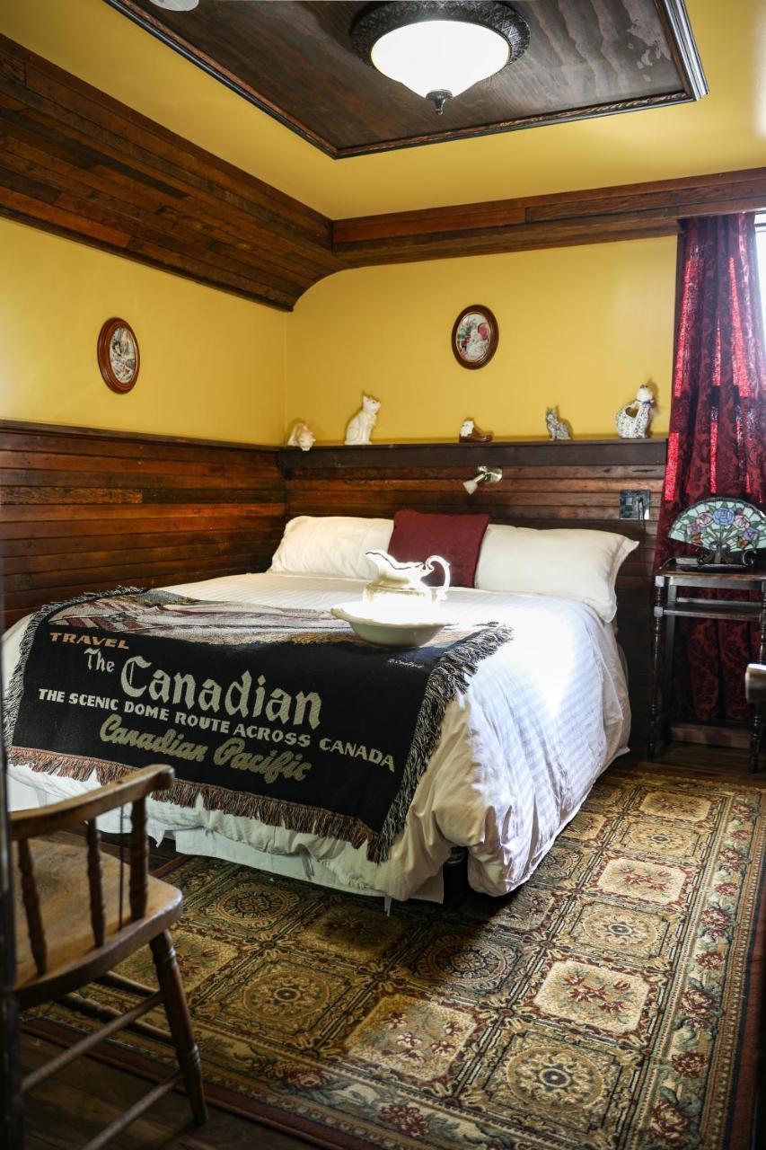 Hotel The Rockyview Cochrane