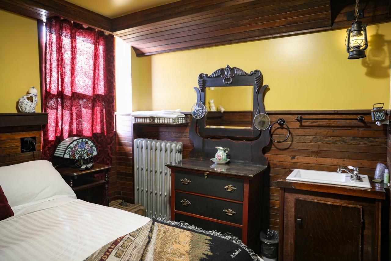 The Rockyview Hotel 3*