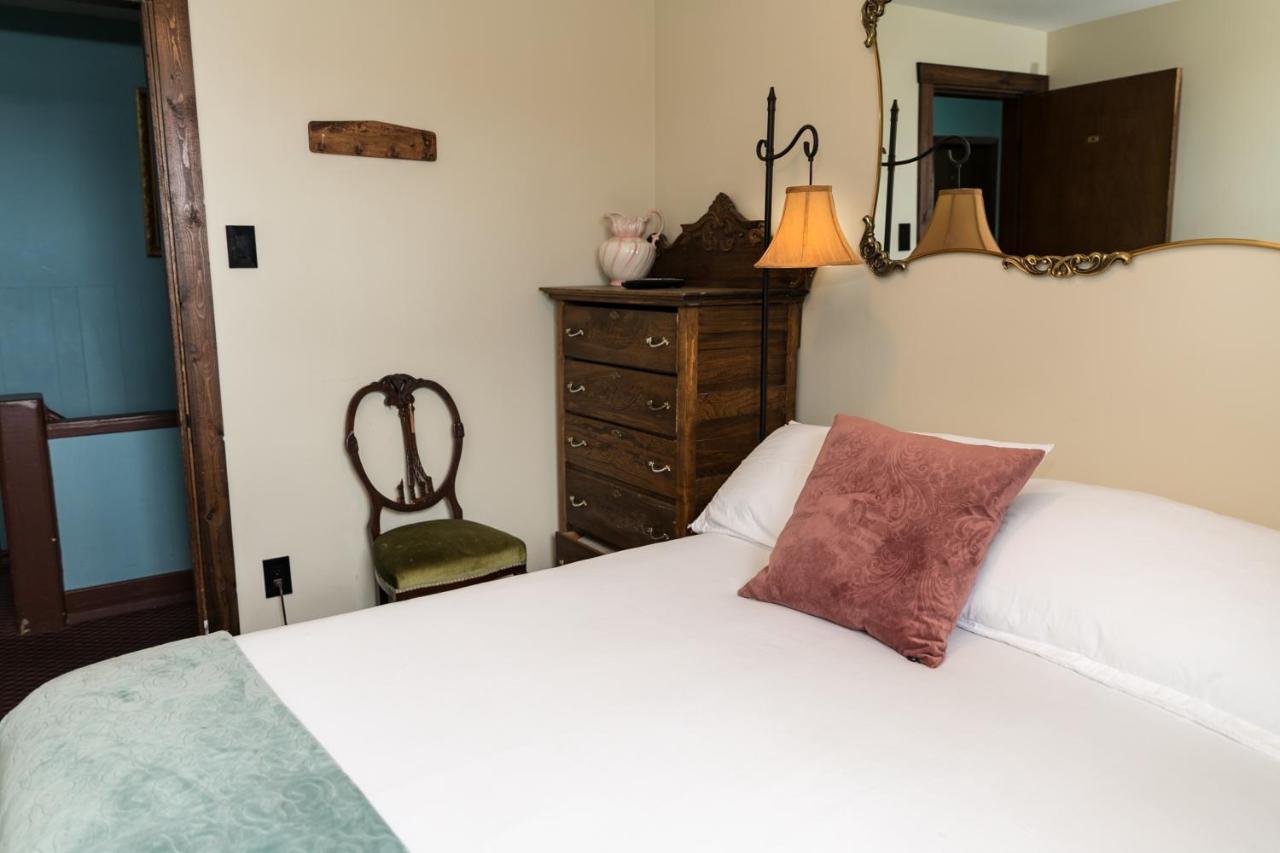 The Rockyview 3*