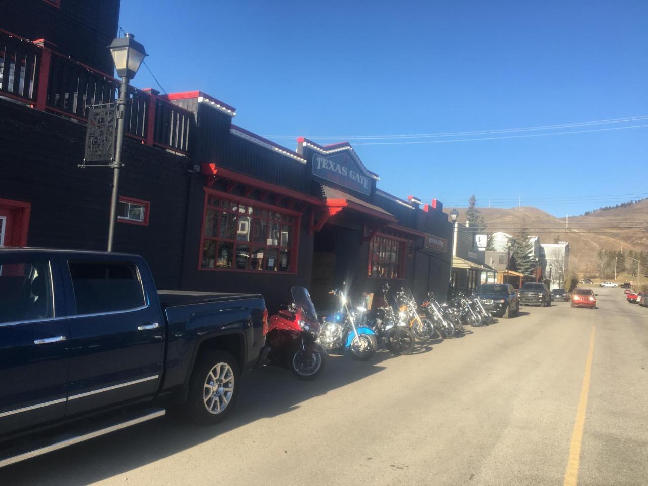 Hotel The Rockyview Cochrane