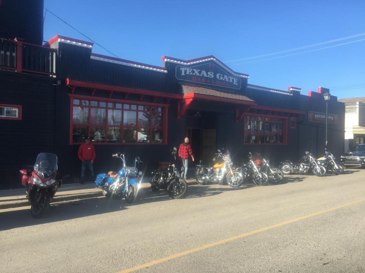 Hotel The Rockyview Cochrane