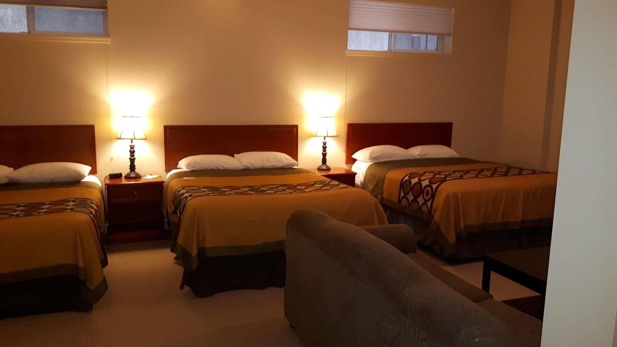 Hotel Super 8 By Wyndham 2*