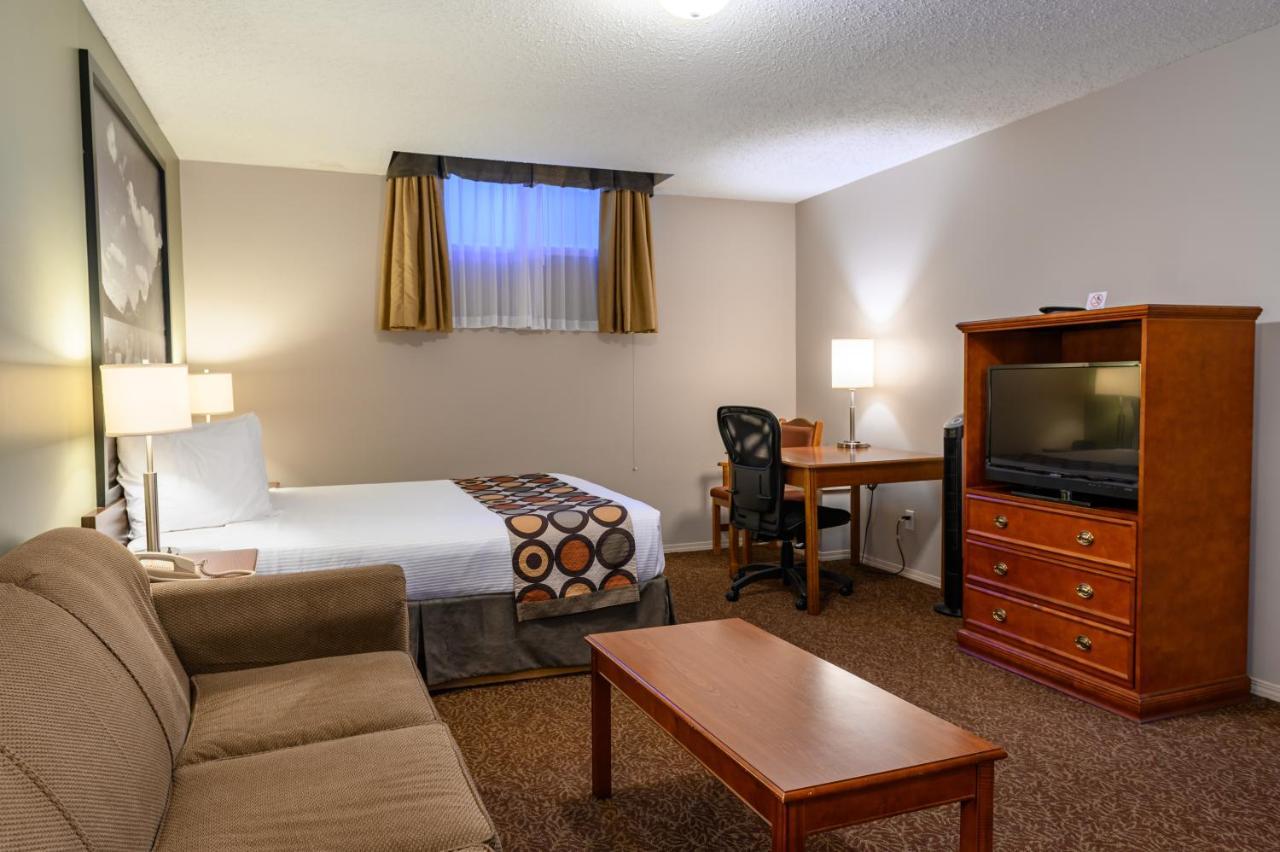 Super 8 By Wyndham 2* Cochrane