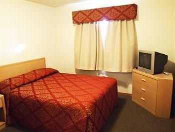 Motel Bow River