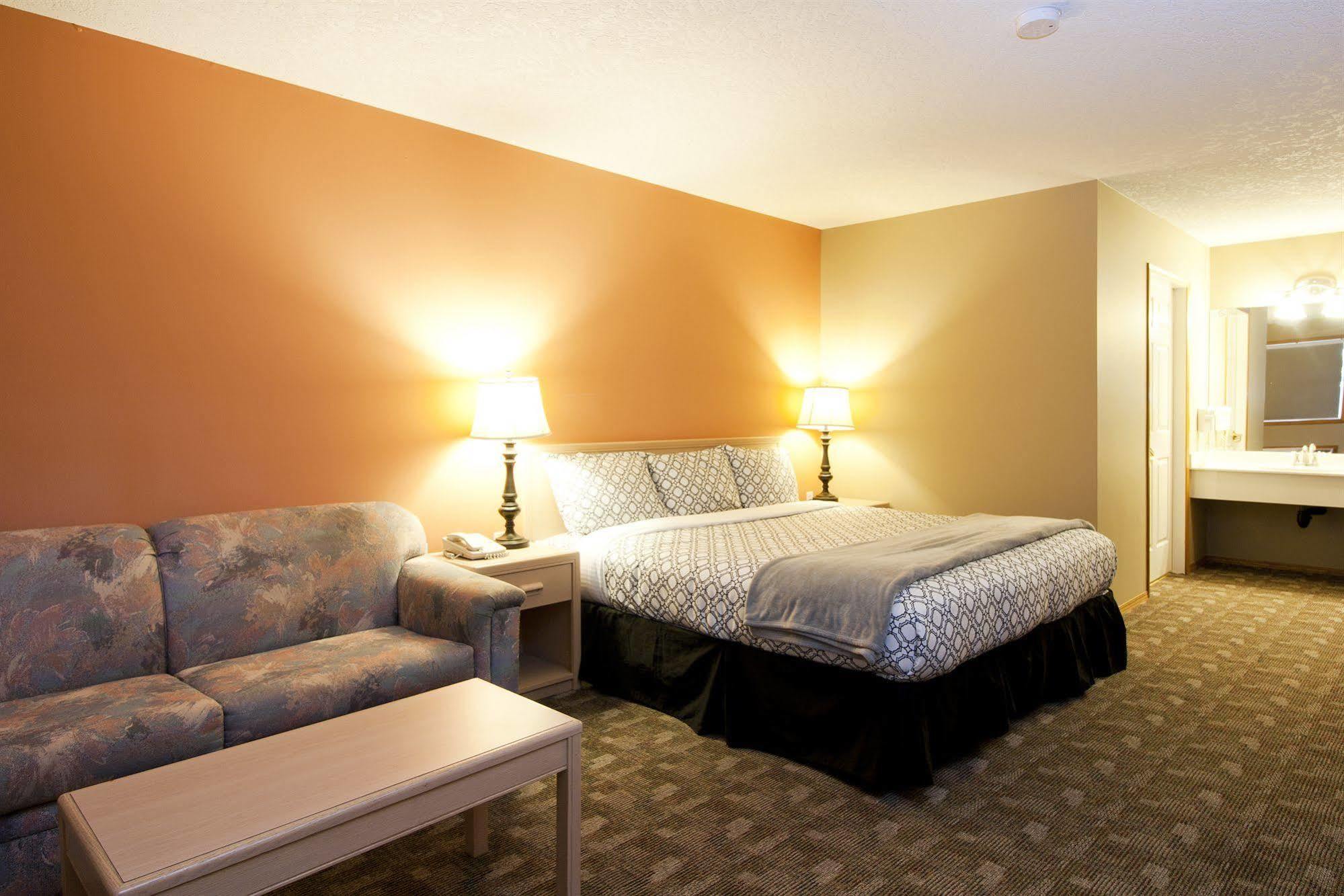 Motel Bow River